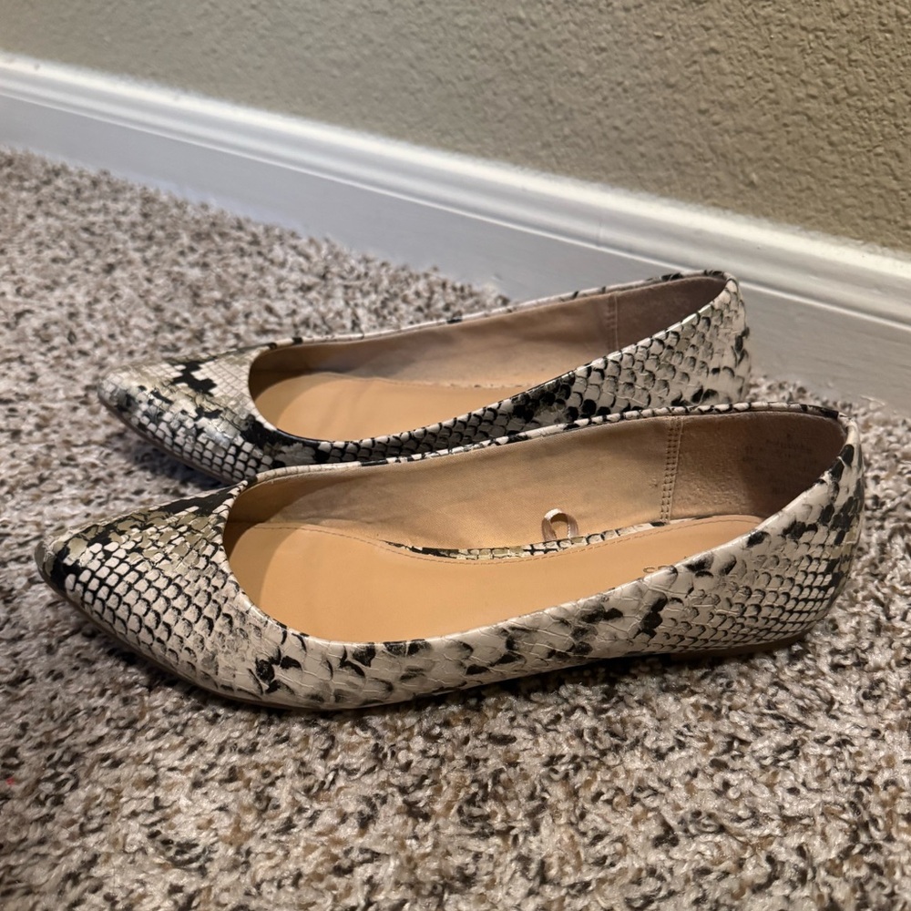 Express Snakeskin Patterned Pointed Toe Women's F… - image 1